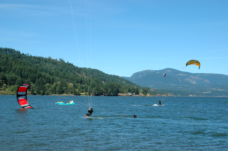 WTF! Look, Grom got his kite.