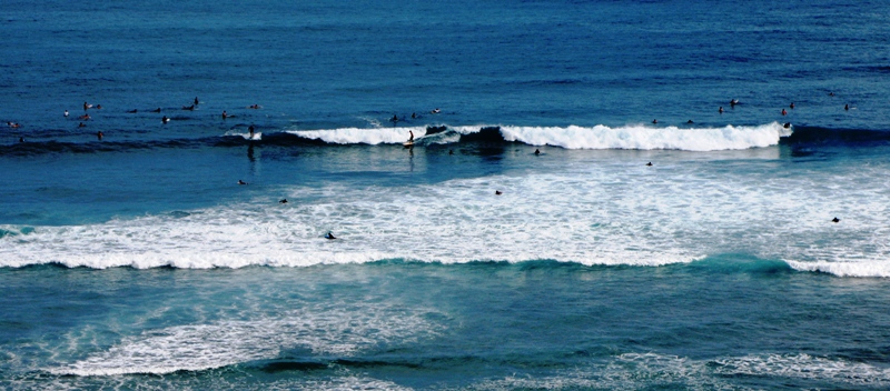 Nice south swell at diamond head...
