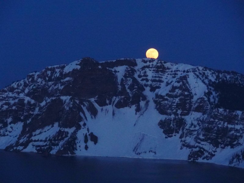 SuperMoon causes avalanche