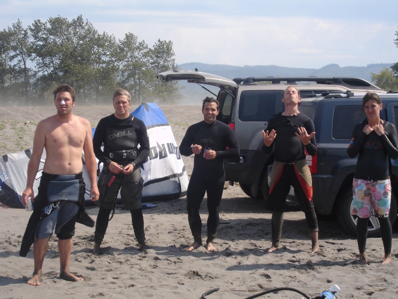 SOme of the crew act'n all gansta...