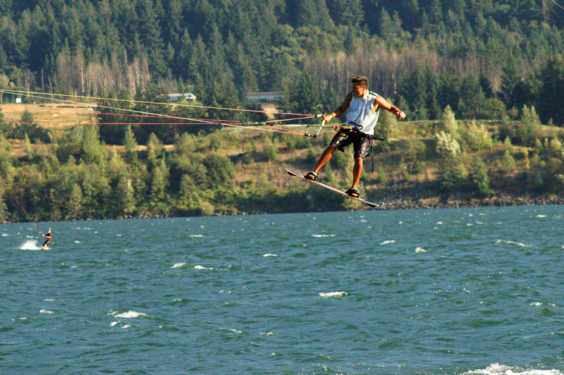 Henry level with his Xbow... probably not good for boards!  Not rockin' the OEM fins?