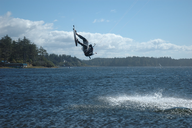Hooked in kite loop back roll, really had to force this one, but landed it.