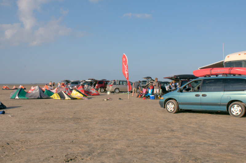 Tailgating.  Kiter style.