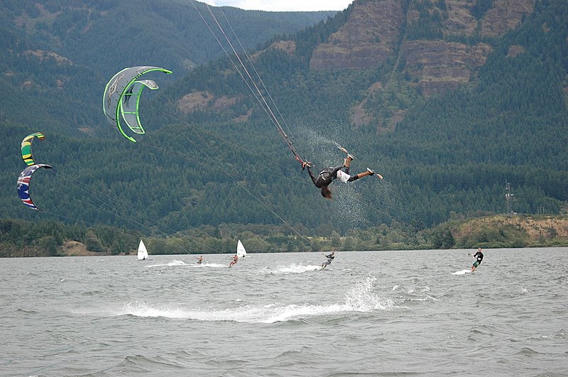 Throw down at Bridge of The Gods.  You can imagine what the guys are thinking as they come in for the judges..