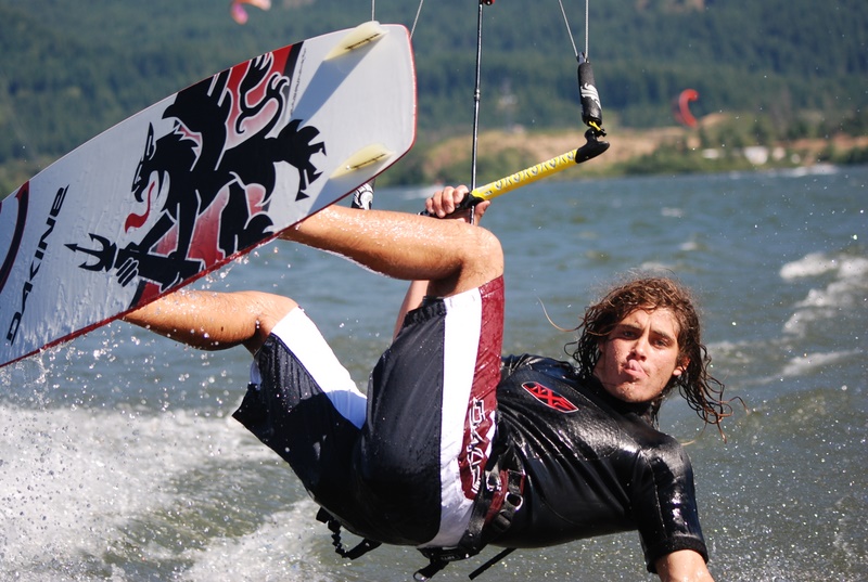 The poise! the knuckledrag! the tongue!?!