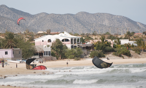 Kite tangle at the second upwind buoy.