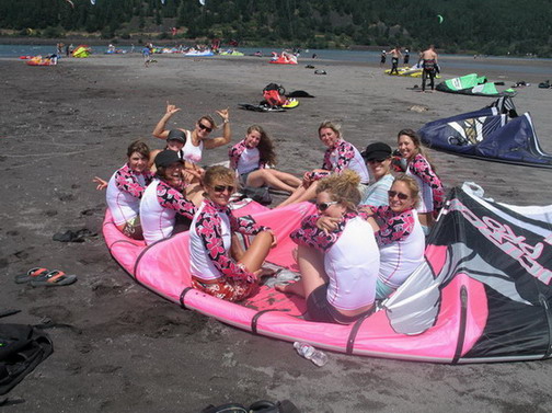 Kristin explaining strapless riding to the gals.