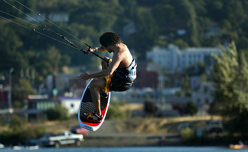 Mauricio Abreu. strapless. the spit.