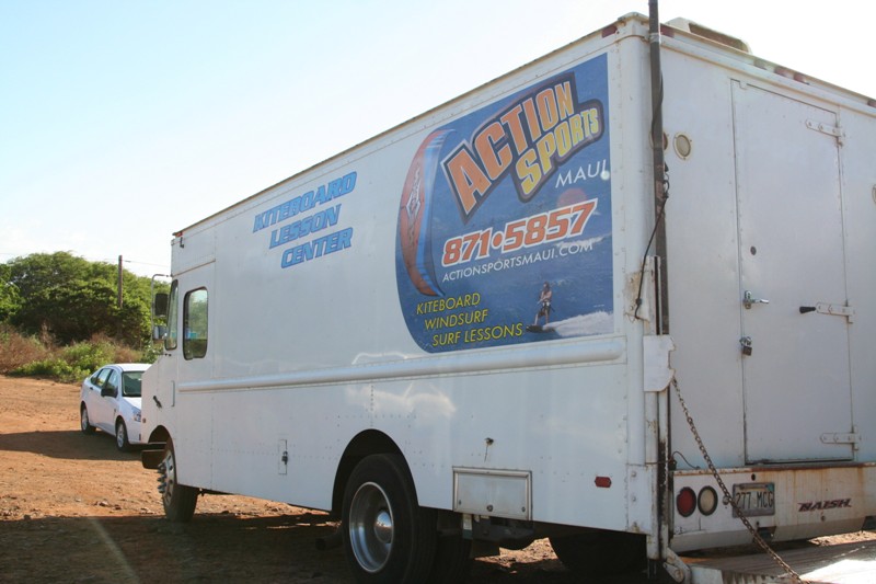 sweet setup with a shower and internet :)