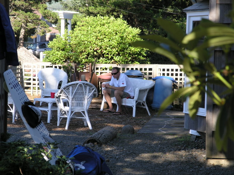 Slowbee working on gear