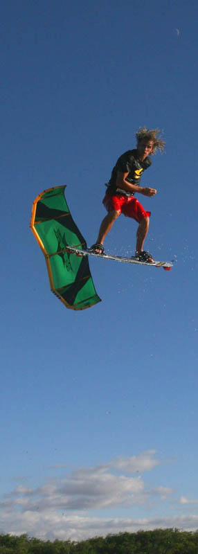 Cyril with a relaxed, ho-hum, handle pass at 15ft.