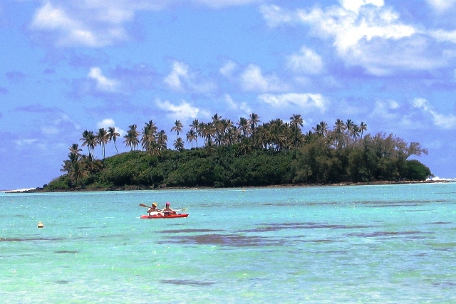 Sea Kayaking in Muri Lagoon