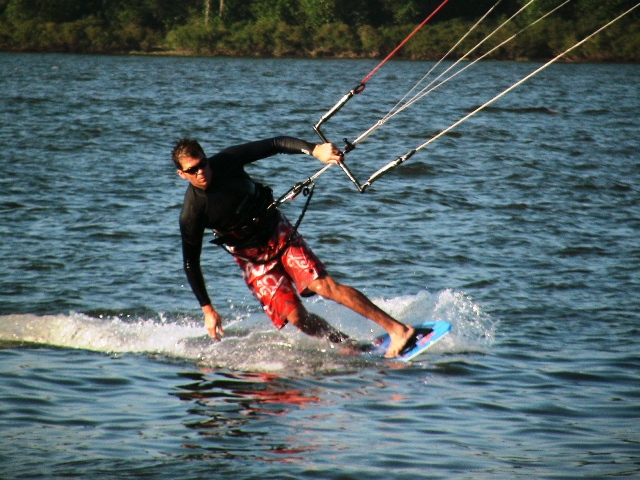 Dano toeside skim. Photo by Tonski